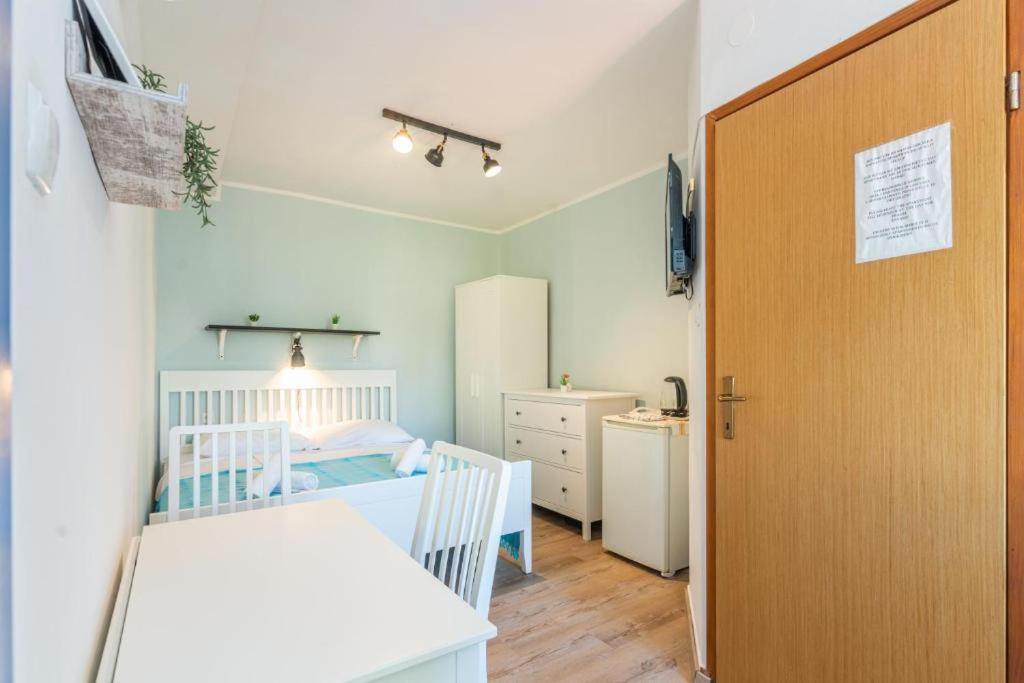 Rooms & Studio Apartments By The Way Baska  Exterior photo