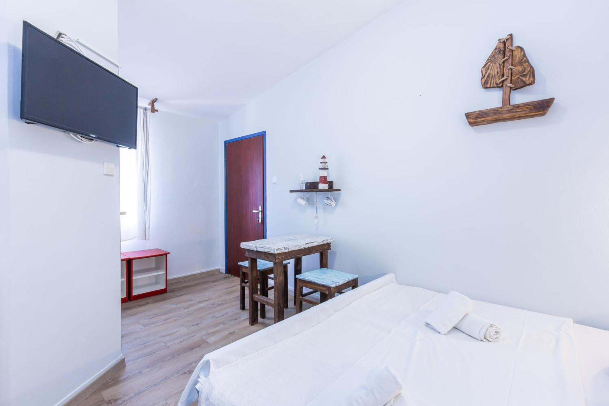 Rooms & Studio Apartments By The Way Baska  Exterior photo